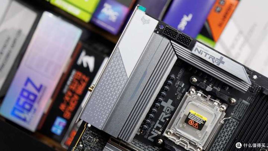 蓝宝石氮动B850A WIFI标准大板与RX 9070 XT 16G 氮动装机实测