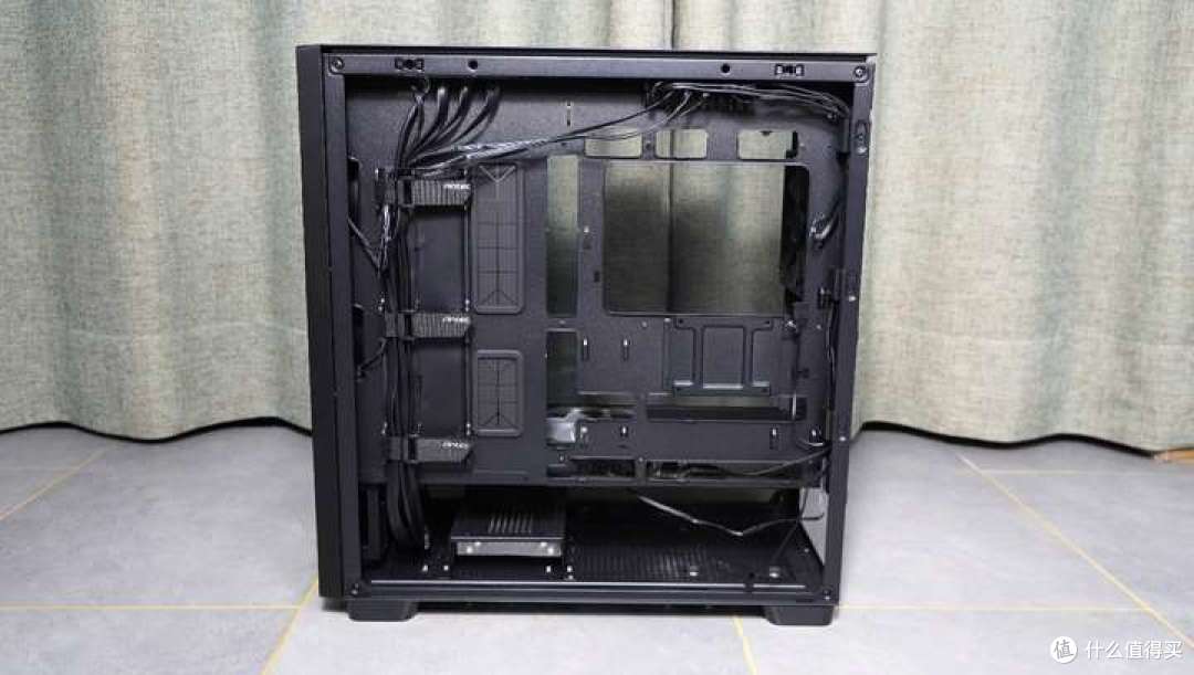 蓝宝石氮动B850A WIFI标准大板与RX 9070 XT 16G 氮动装机实测