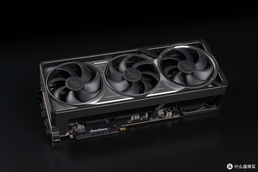 宇级美学与散热革命 —华硕 ROG ASTRAL 夜神 RTX5080 开箱分享!