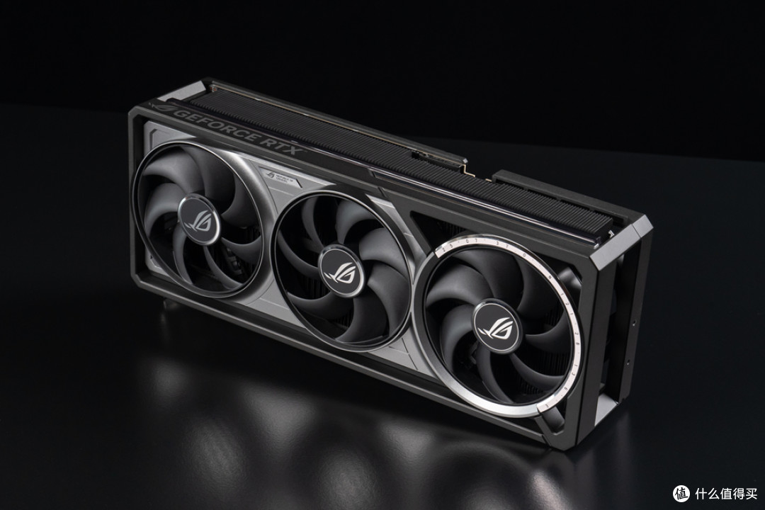 宇级美学与散热革命 —华硕 ROG ASTRAL 夜神 RTX5080 开箱分享!