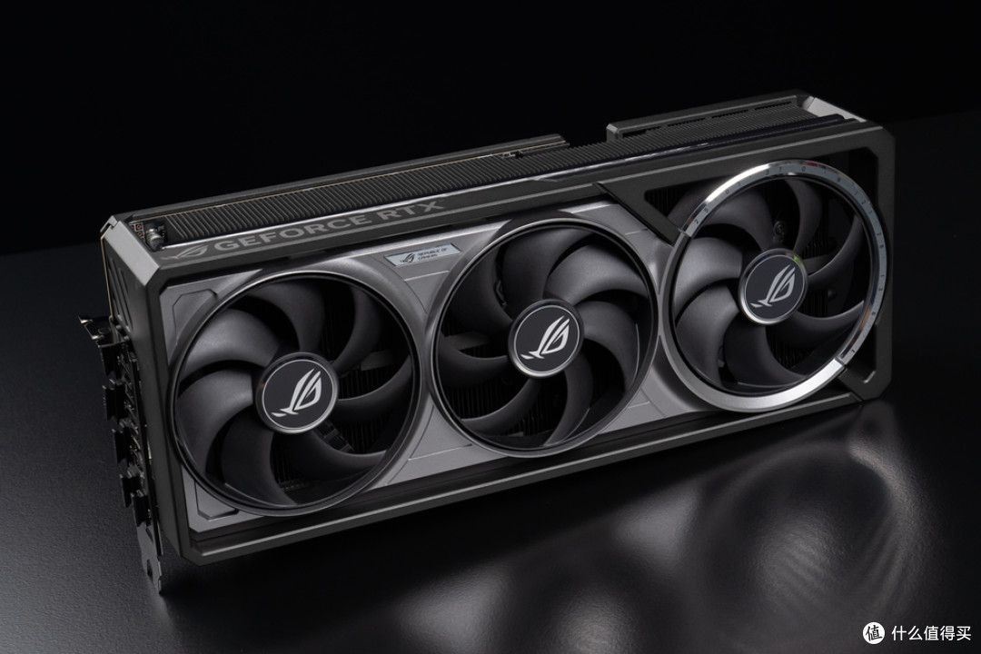 宇级美学与散热革命 —华硕 ROG ASTRAL 夜神 RTX5080 开箱分享!