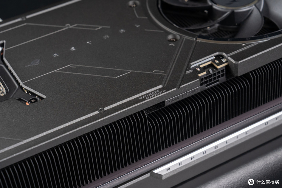 宇级美学与散热革命 —华硕 ROG ASTRAL 夜神 RTX5080 开箱分享!