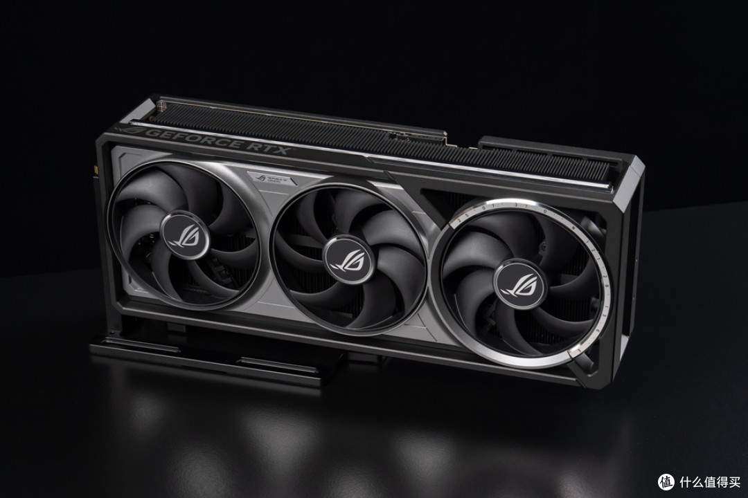 宇级美学与散热革命 —华硕 ROG ASTRAL 夜神 RTX5080 开箱分享!