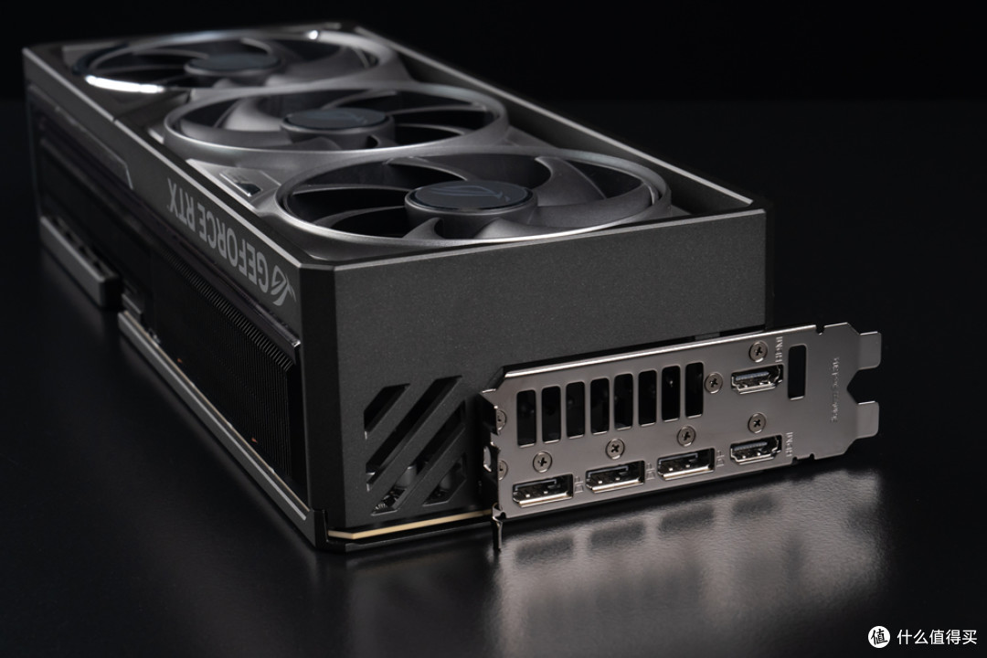 宇级美学与散热革命 —华硕 ROG ASTRAL 夜神 RTX5080 开箱分享!