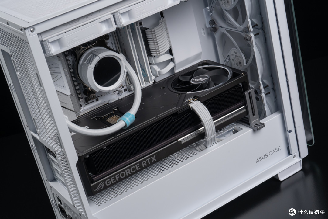 宇级美学与散热革命 —华硕 ROG ASTRAL 夜神 RTX5080 开箱分享!