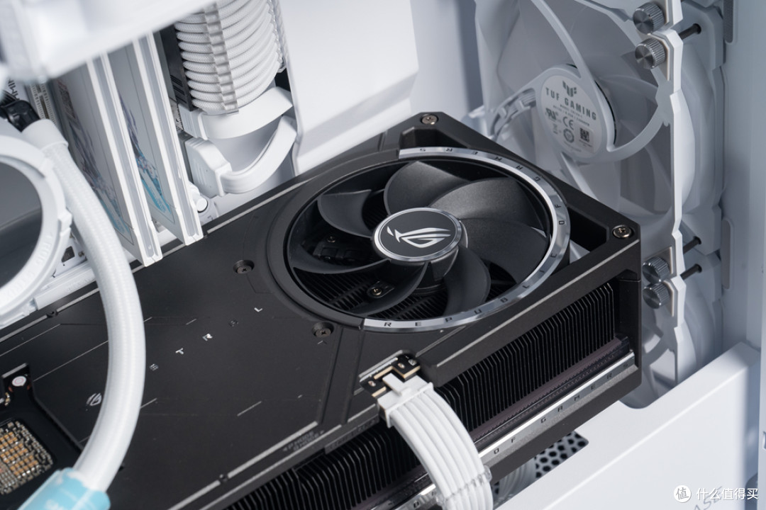 宇级美学与散热革命 —华硕 ROG ASTRAL 夜神 RTX5080 开箱分享!