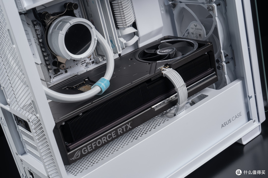 宇级美学与散热革命 —华硕 ROG ASTRAL 夜神 RTX5080 开箱分享!