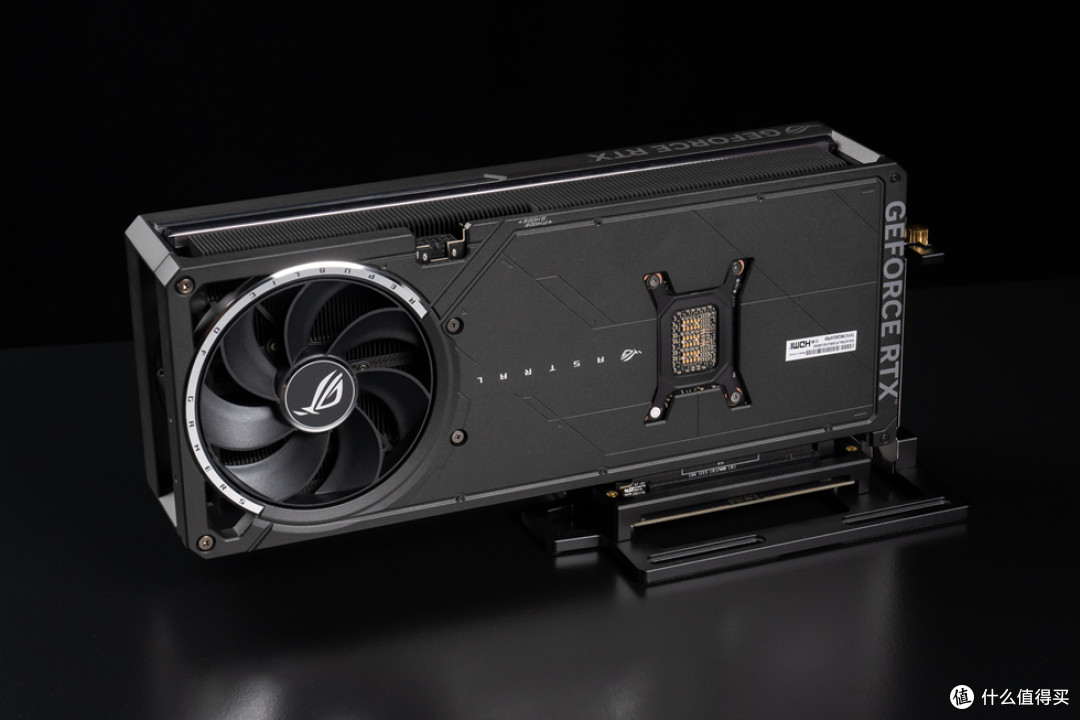 宇级美学与散热革命 —华硕 ROG ASTRAL 夜神 RTX5080 开箱分享!