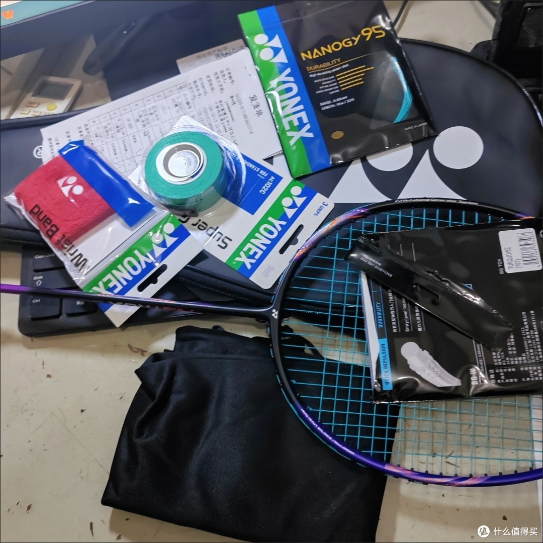 618闭眼入！尤尼克斯天斧AX900，羽球场上的王者之剑
