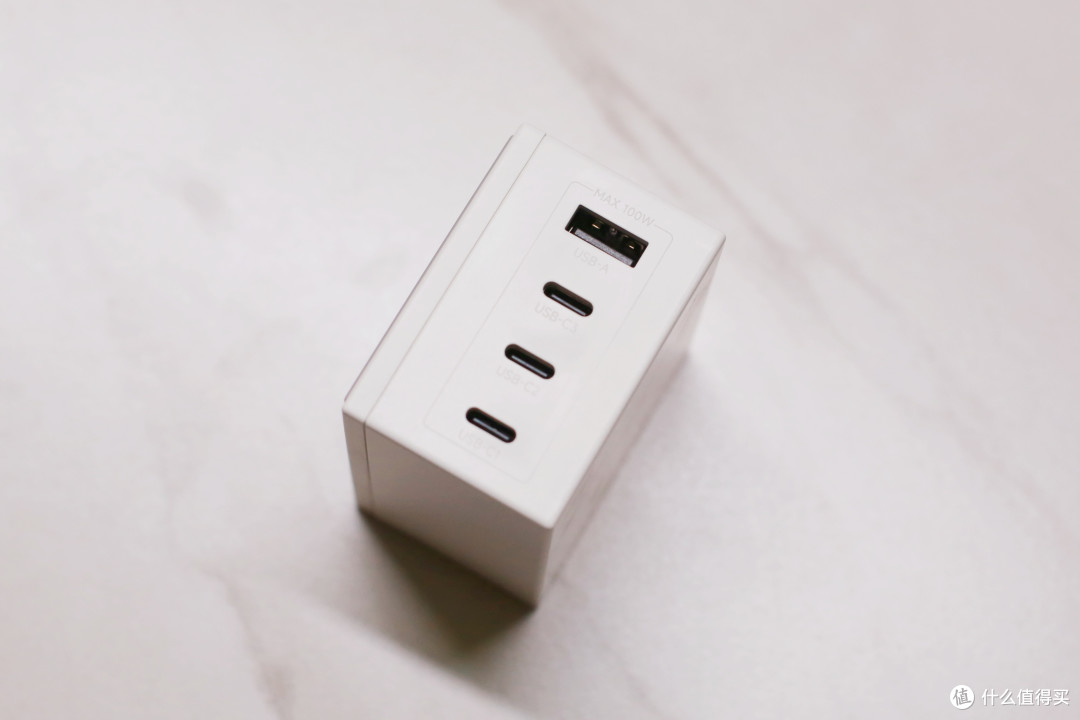 办公、出游不可少,闪极点阵屏充电器+随行Mini 2充电宝