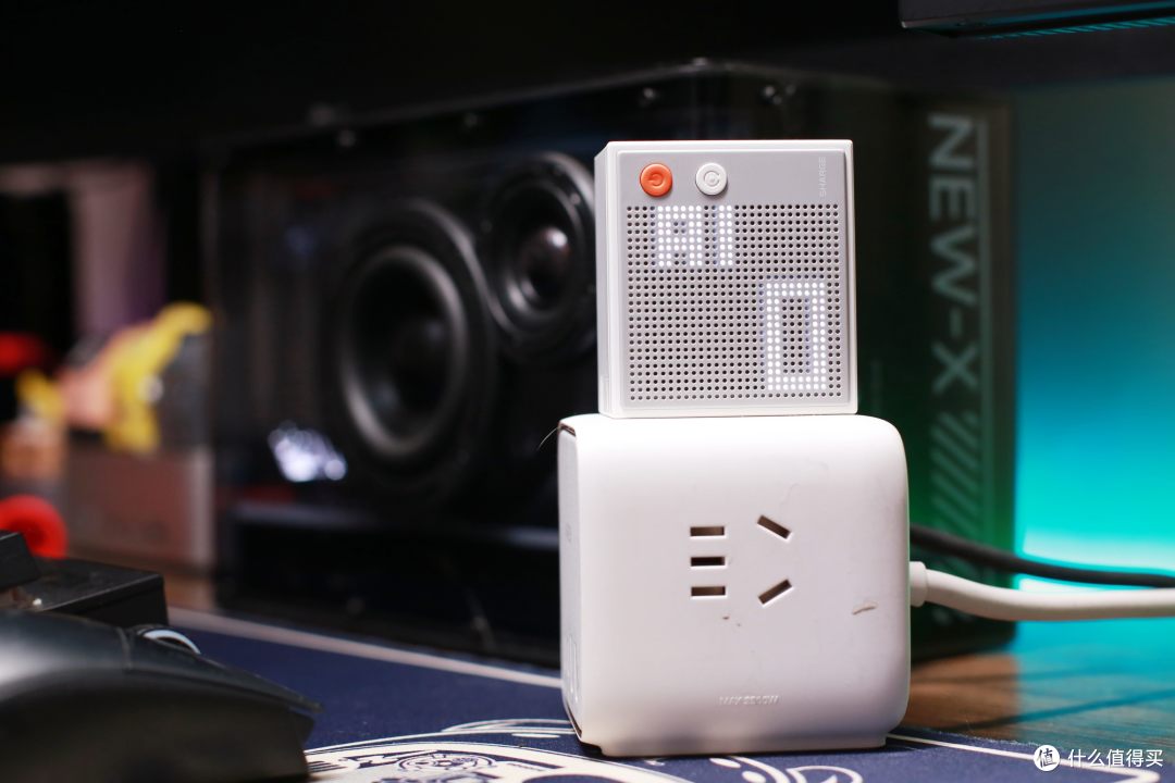 办公、出游不可少,闪极点阵屏充电器+随行Mini 2充电宝