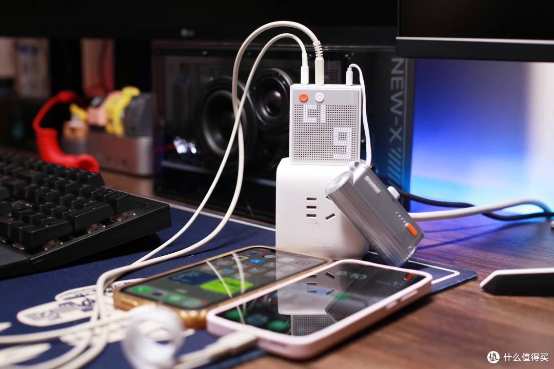 办公、出游不可少,闪极点阵屏充电器+随行Mini 2充电宝