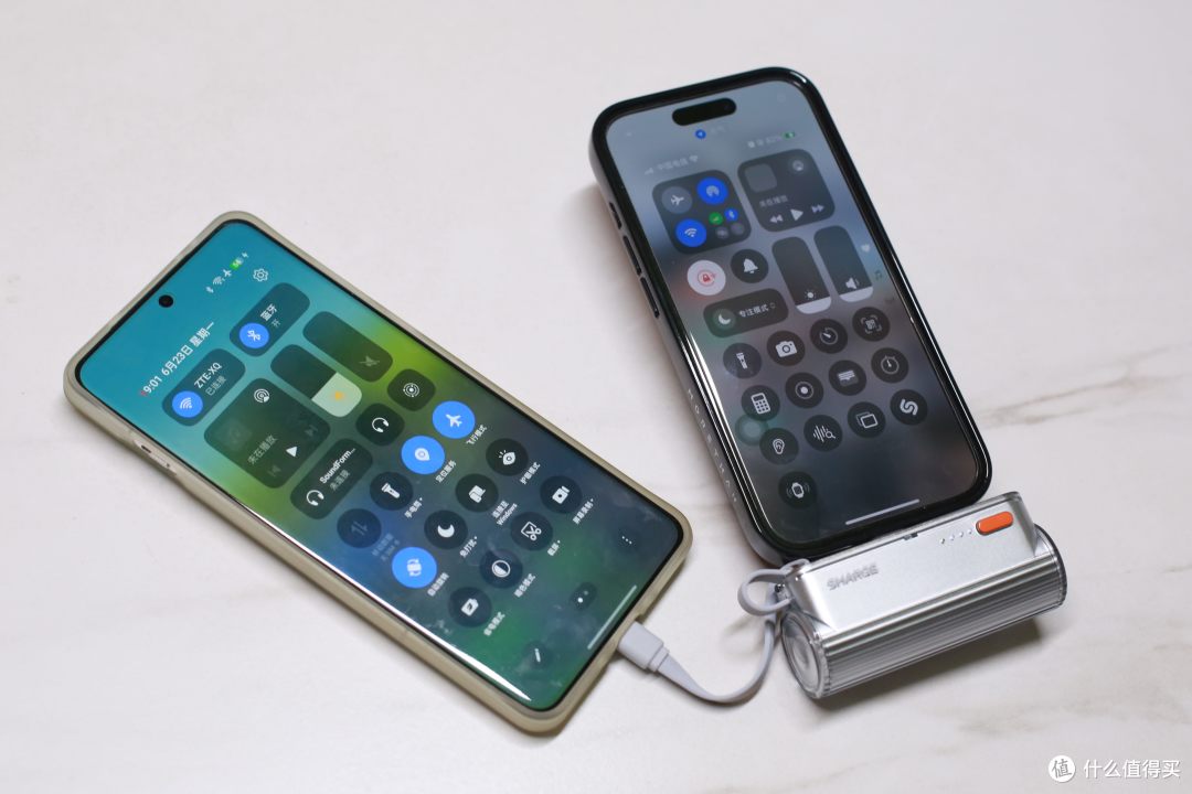 办公、出游不可少,闪极点阵屏充电器+随行Mini 2充电宝
