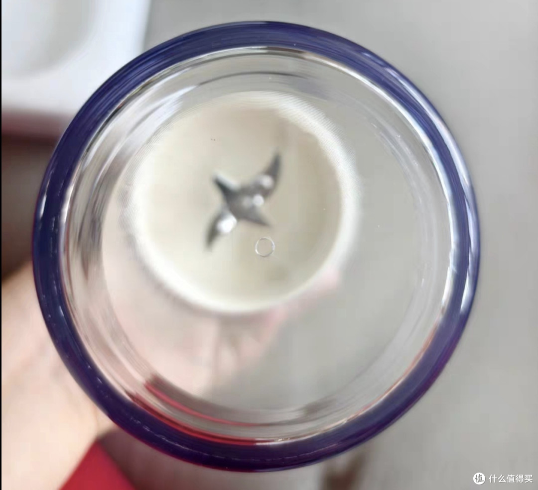 小熊榨汁杯：便携无线设计