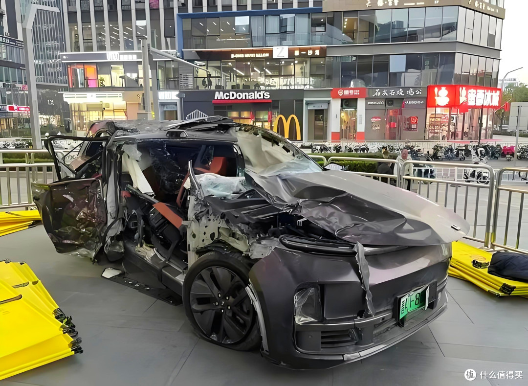 理想汽车事故车辆