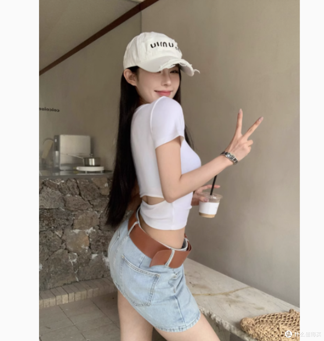 救命!这件 U 领露腰 T 恤穿上直接辣到男朋友报警!!