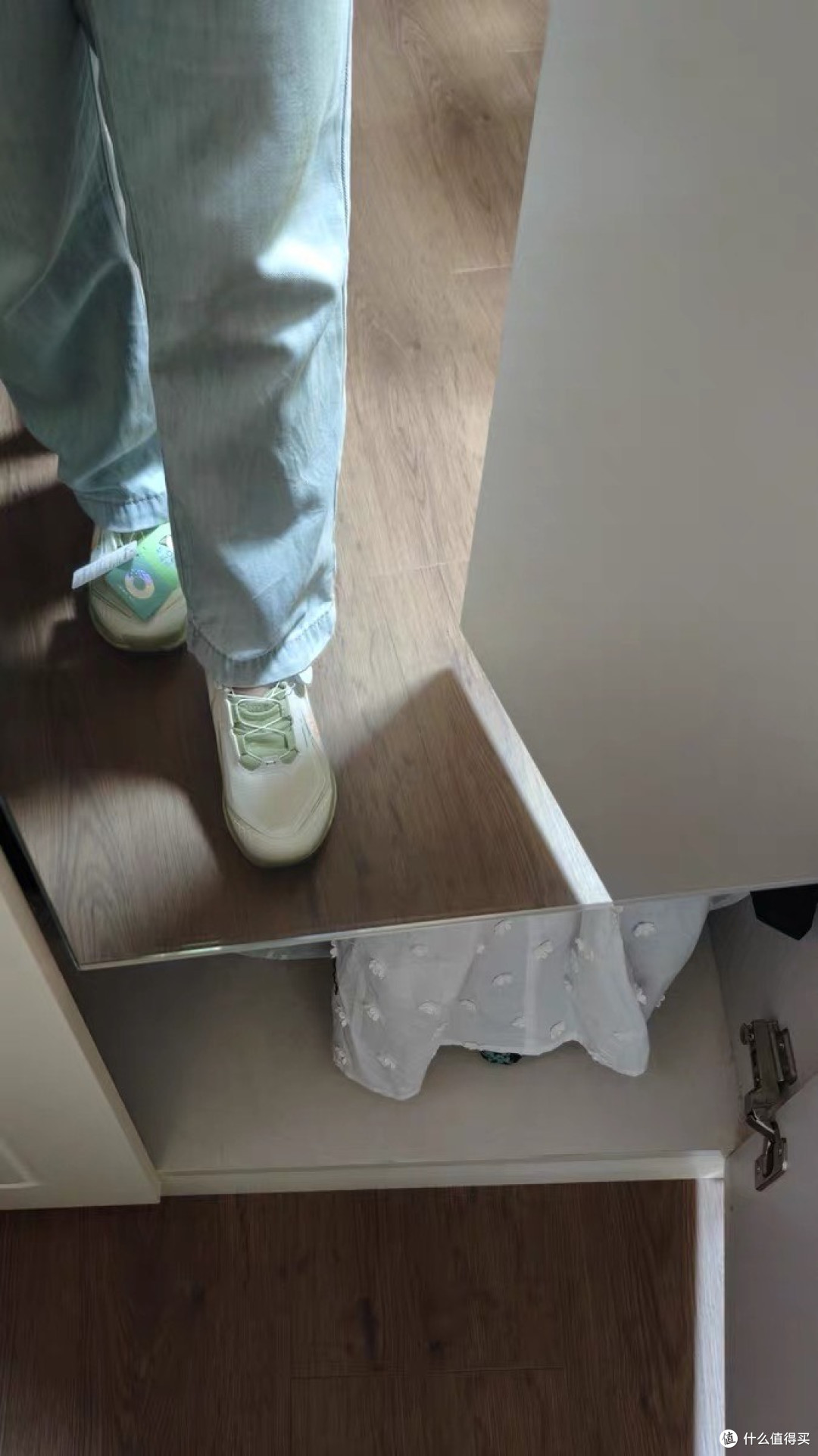 高弹减震与防滑设计的户外鞋