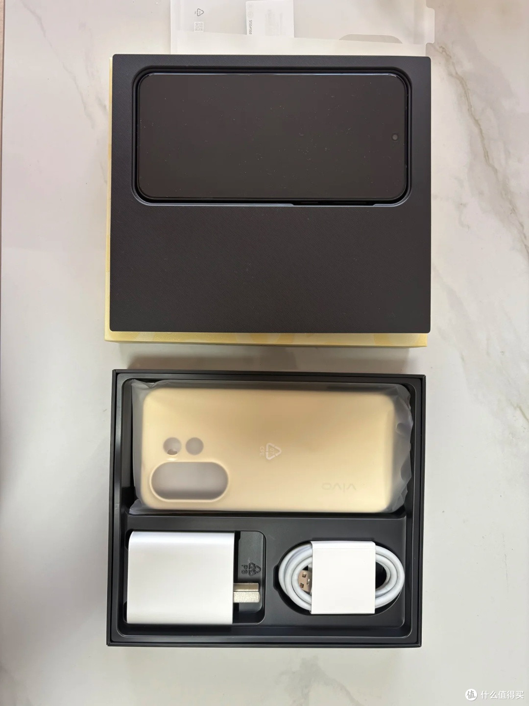 小巧机身，vivo S30 Pro mini轻松握持