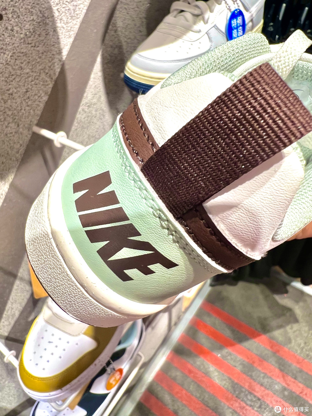 Nike Court Borough 低帮休闲板鞋,它的复古潮魂与日常哲学!