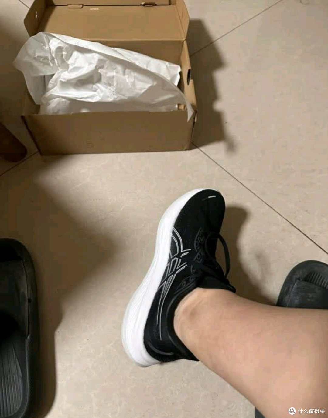 亚瑟士CUMULUS27男鞋轻量缓震