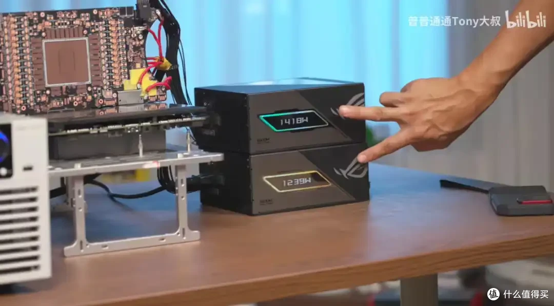 华硕展示BTF2.5最新可移除式GC-HPWR设计,短时承载功率超1000W