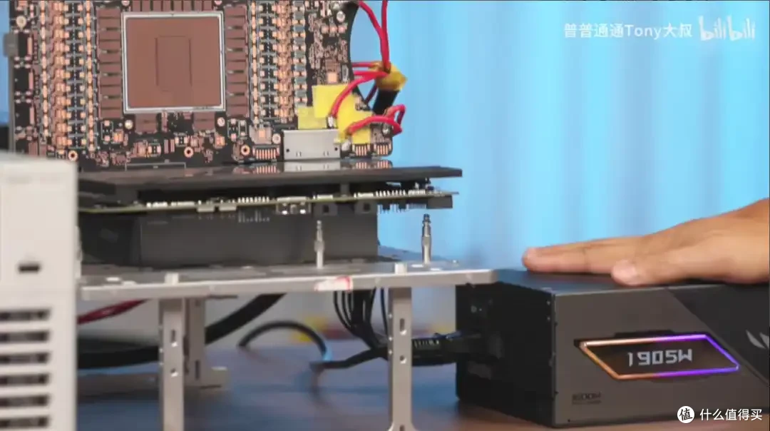 华硕展示BTF2.5最新可移除式GC-HPWR设计,短时承载功率超1000W
