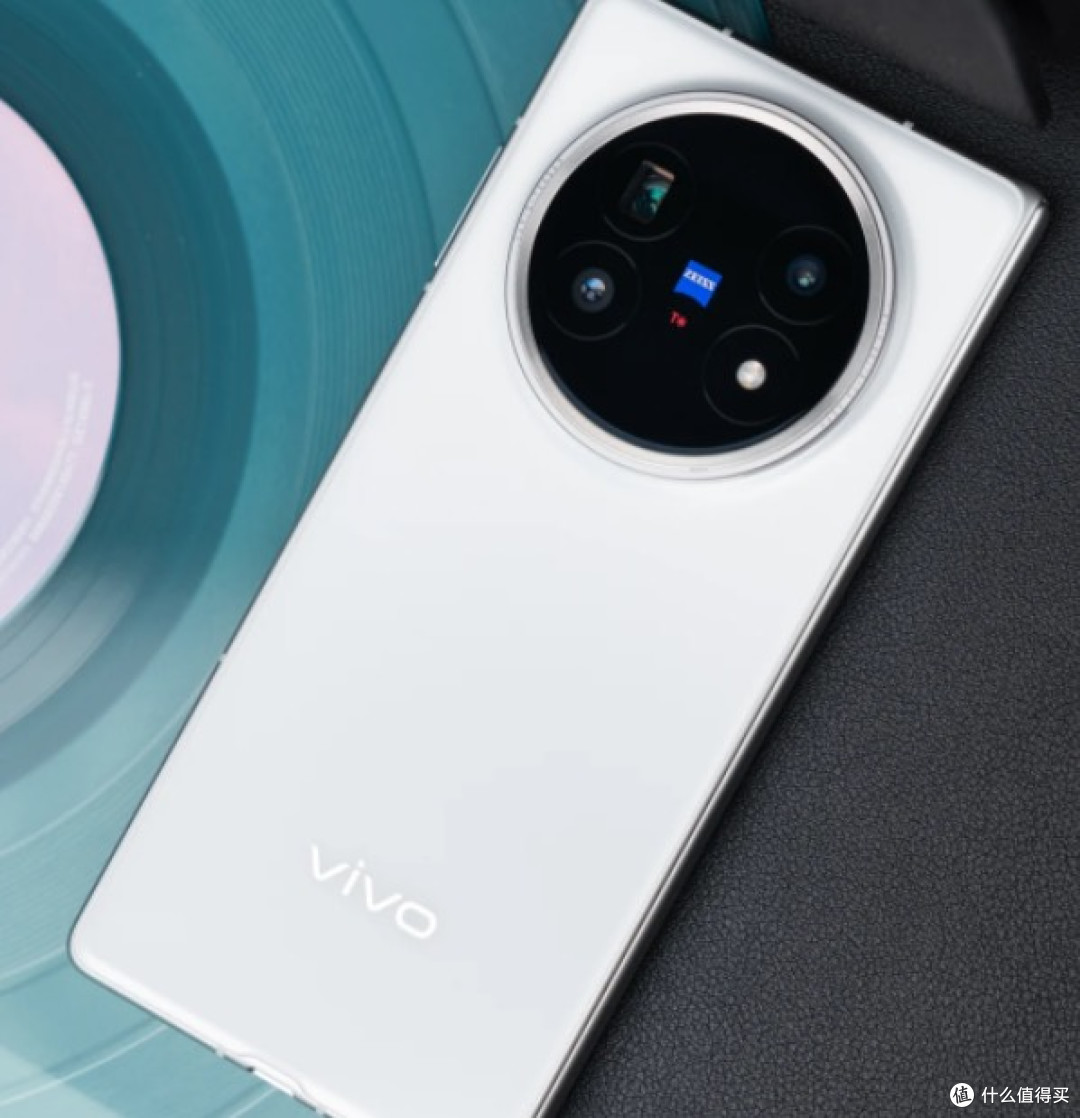 vivo X Fold5:更轻更强的折叠屏手机