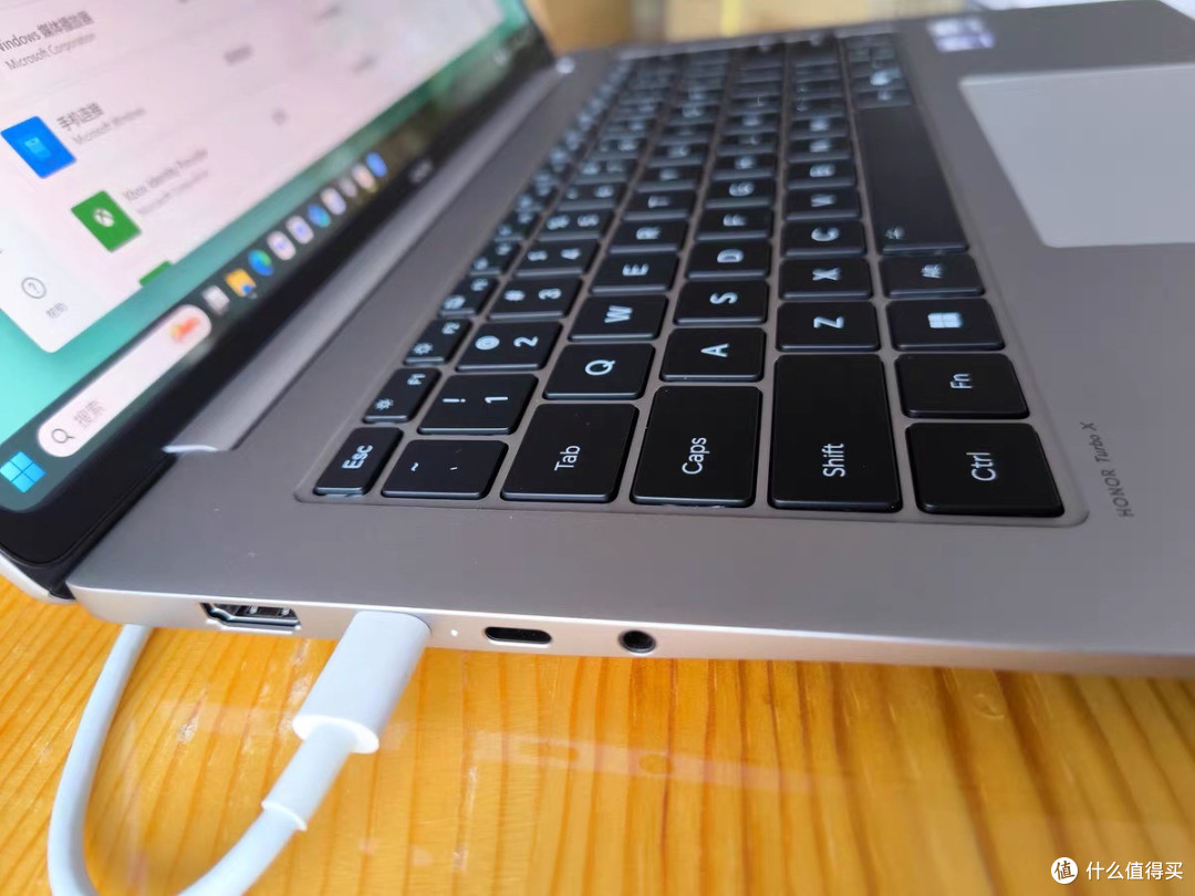 荣耀MagicBook Pro 14的屏幕有多强