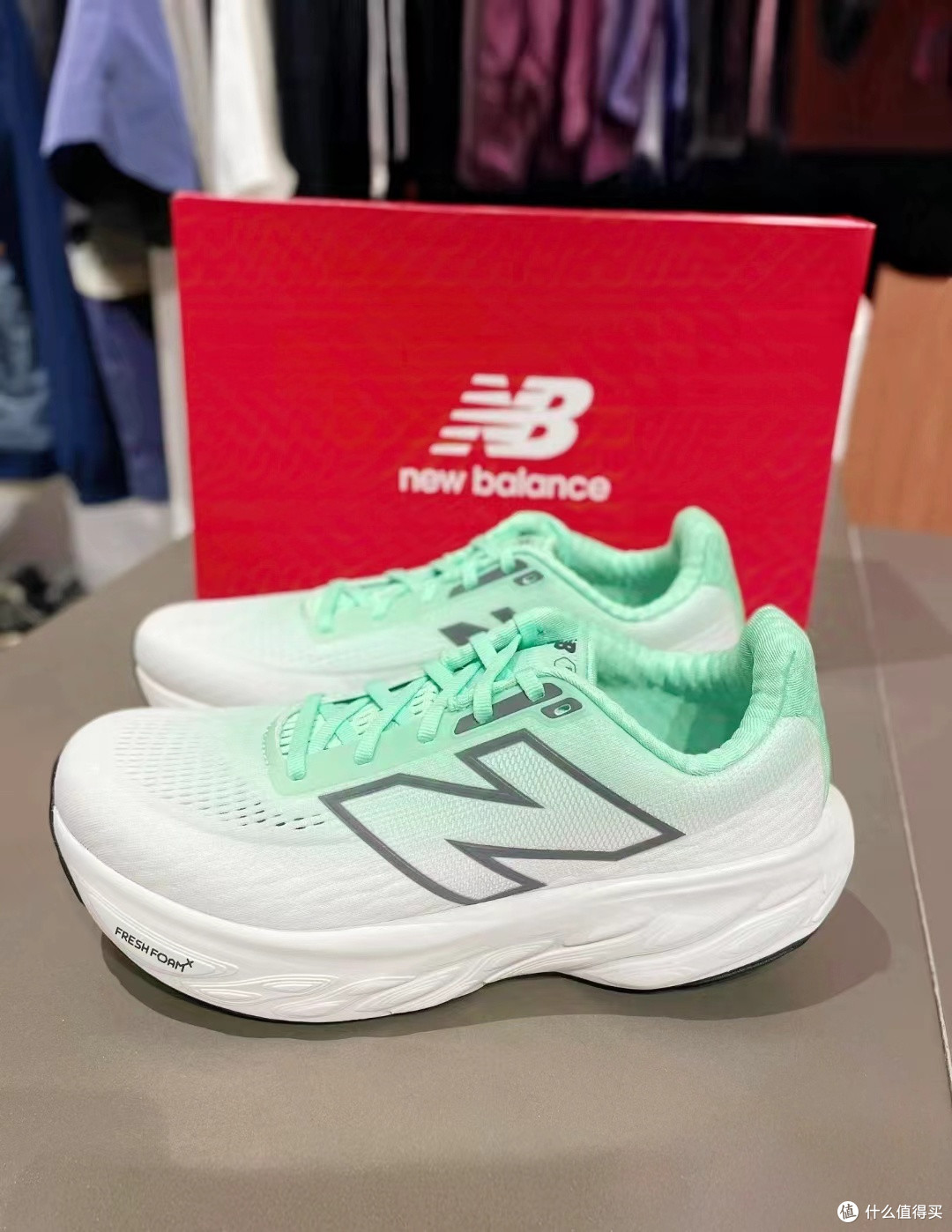 New Balance Fresh Foam X 1080 v14 跑步鞋:舒适与百搭的结合
