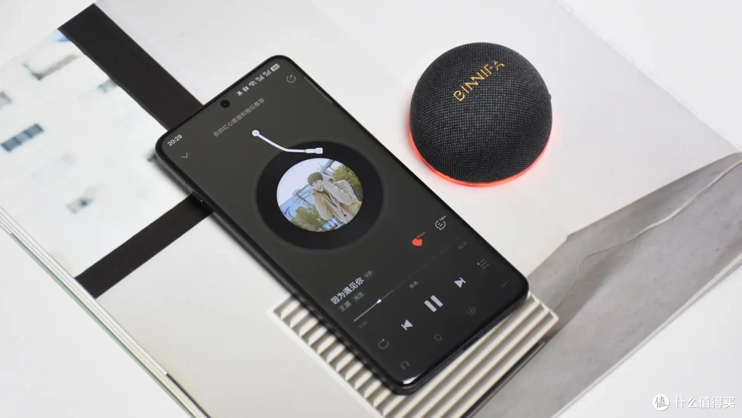 BINNIFA磁吸蓝牙音箱:随身音质怪兽,磁吸+挂绳双玩法
