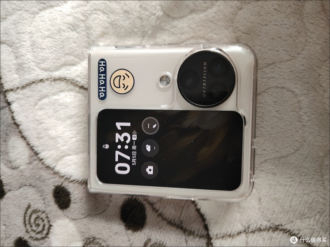 OPPO Find N3 Flip:小折叠屏中的影像与时尚先锋