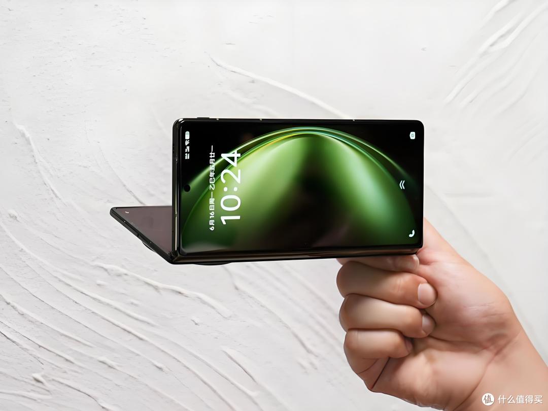 用了它,连iPhone都不香了!”vivo X Fold5:一块屏=两部旗舰!