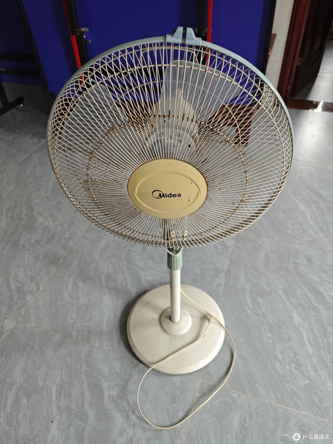 给买了很久的风扇加点润滑油