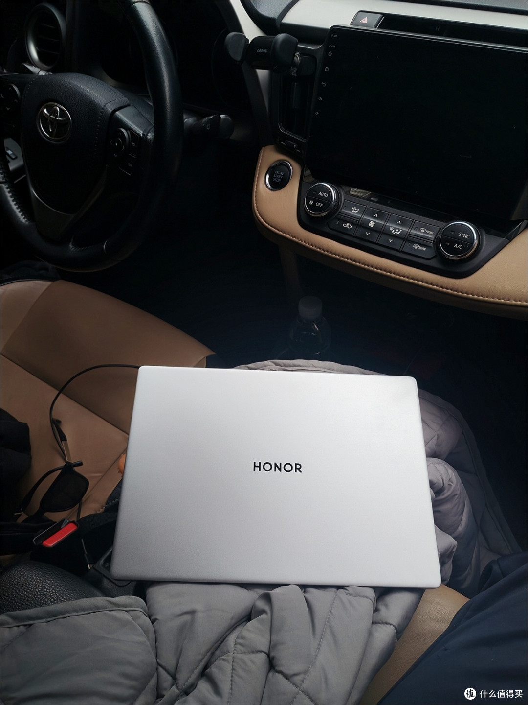 挖到宝了!学生党闭眼入的荣耀MagicBook X14