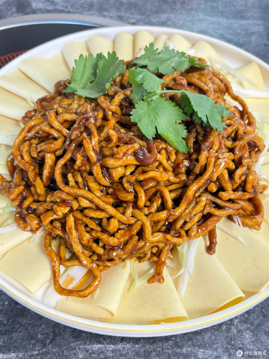 咸甜交织,酱香浓郁!京酱肉丝的老北京风味探秘