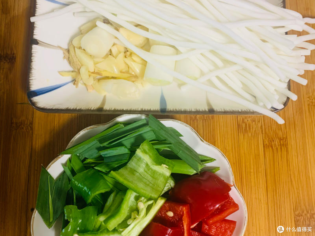 麻辣鲜香!宁夏炒烩肉的醇厚风味与谷开元滩羊的品质坚守
