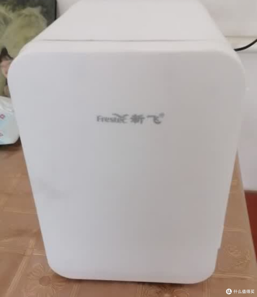 新飞迷你车载冰箱8L白色