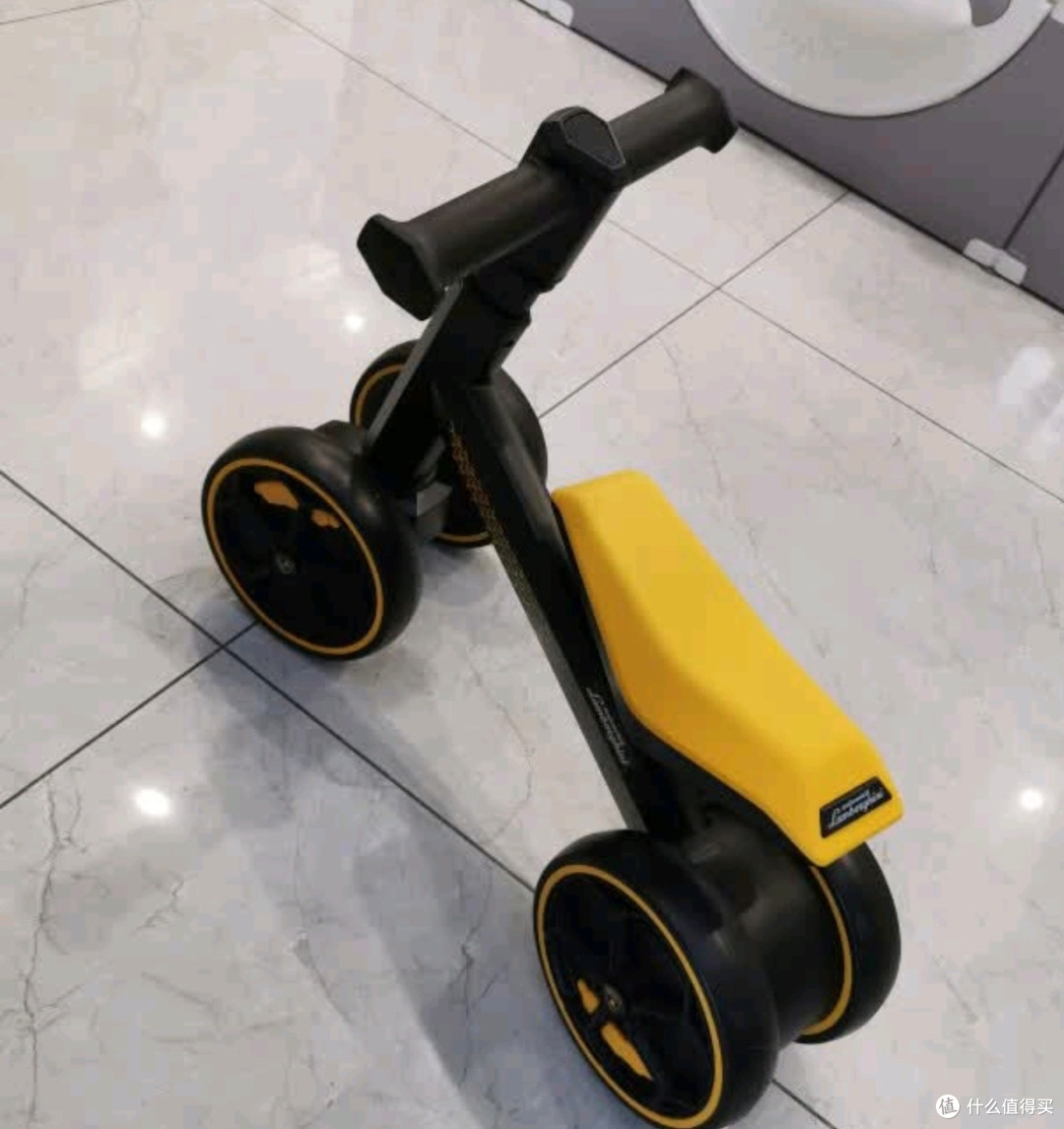 兰博基尼平衡车，在家带娃好帮手