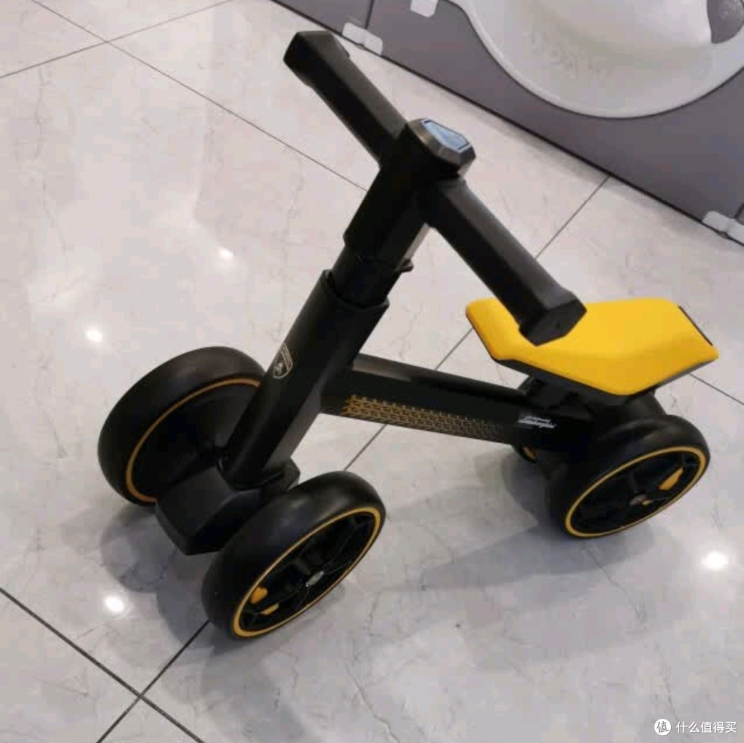 兰博基尼平衡车，在家带娃好帮手