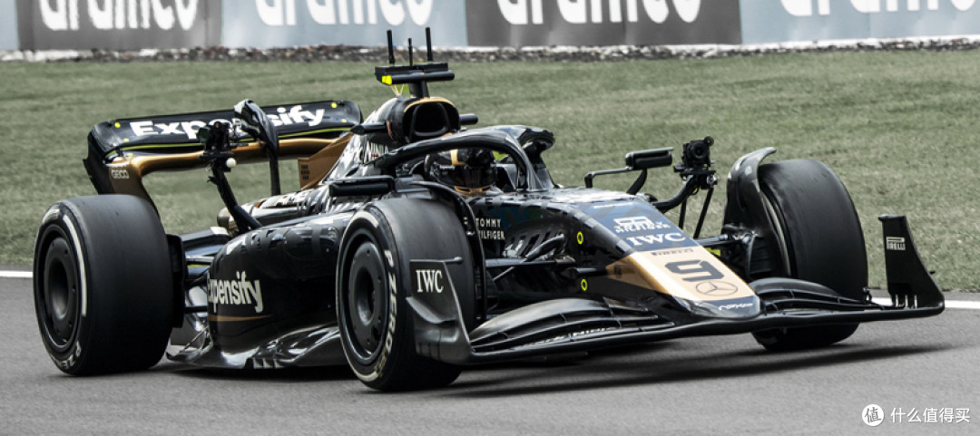《F1:狂飙飞车》热映,IWC万国表联名APXGP车队推限量时计