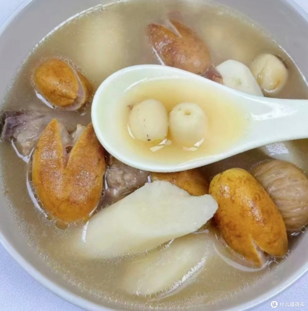 一碗暖心汤！黄皮果排骨汤的养生密码