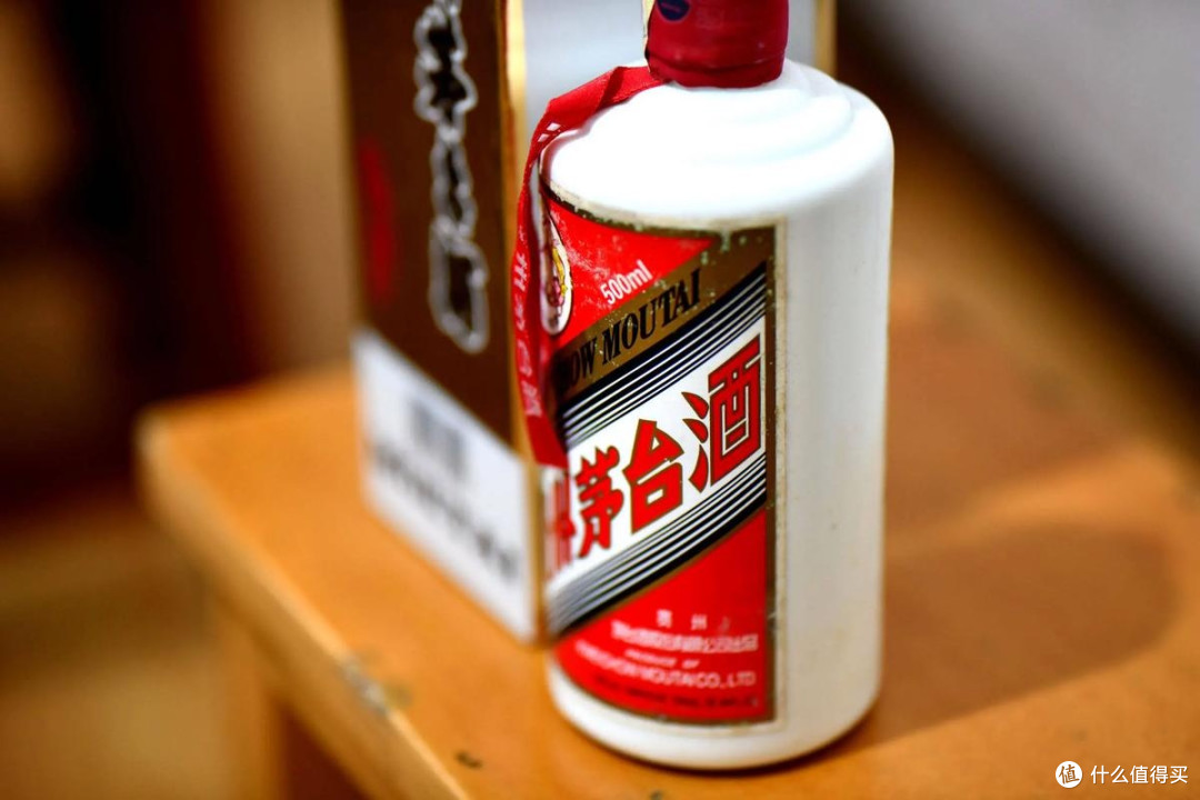 茅台与电商：新零售模式下的品牌价值重塑与消费趋势探析