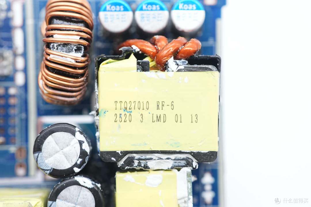 300W极致供电,酷态科30号超级电能站Ultra拆解