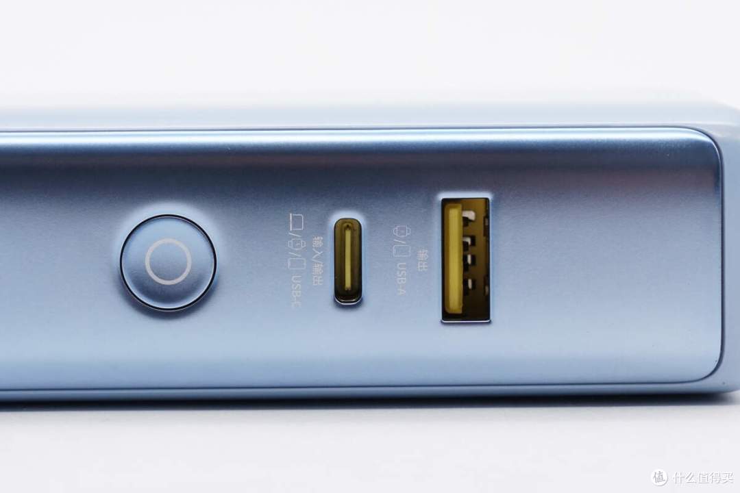 带USB-C线设计,便用还能当提绳,倍思67W超能充数显移动电源拆解