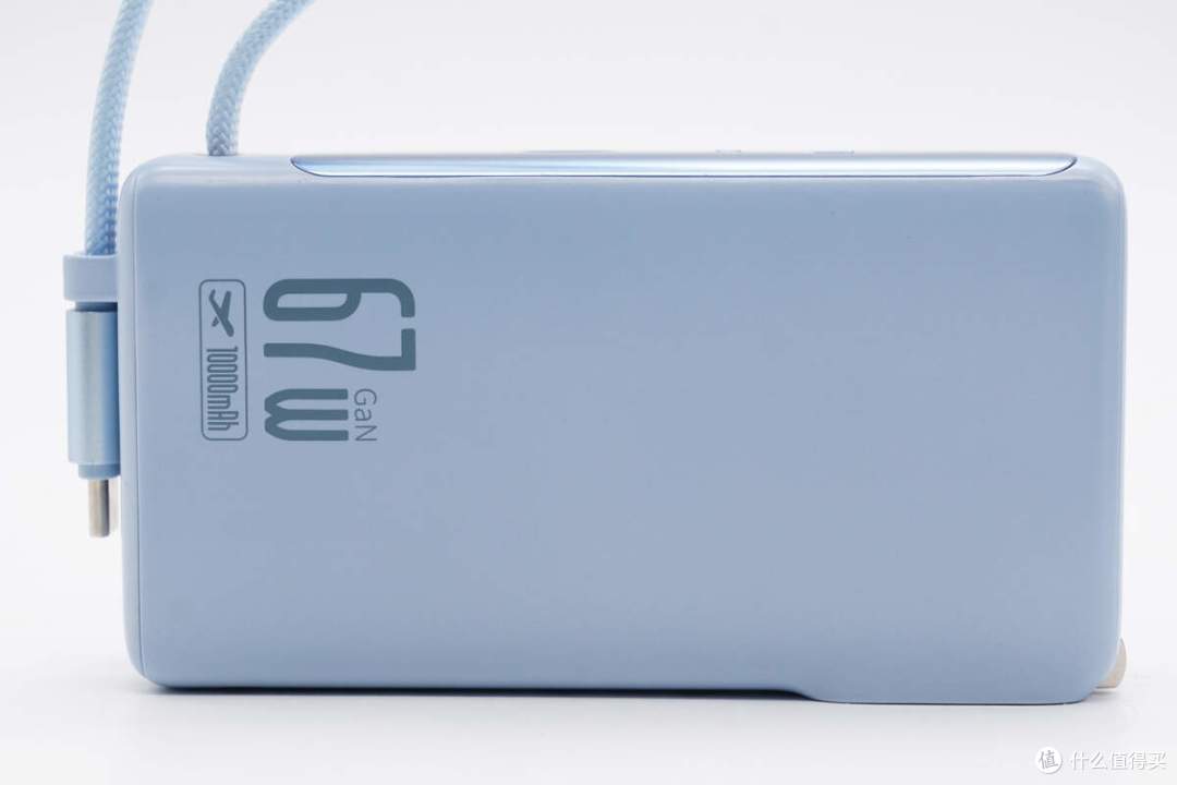 带USB-C线设计,便用还能当提绳,倍思67W超能充数显移动电源拆解