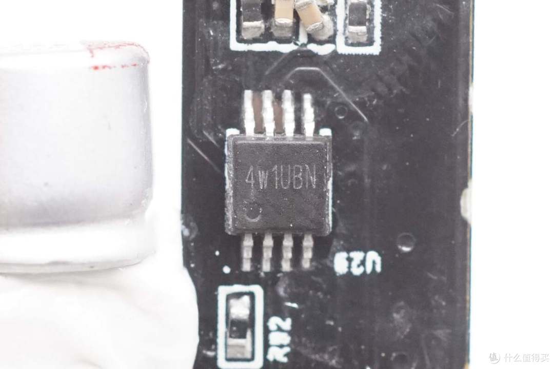 带USB-C线设计,便用还能当提绳,倍思67W超能充数显移动电源拆解
