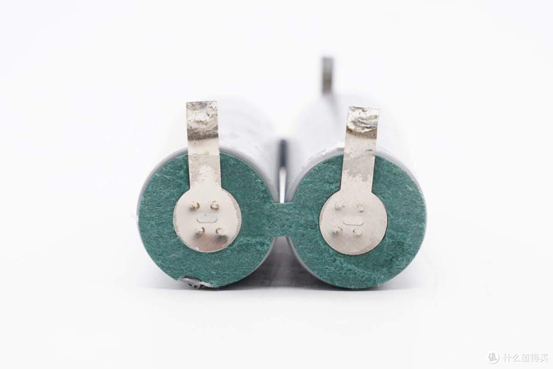 带USB-C线设计,便用还能当提绳,倍思67W超能充数显移动电源拆解