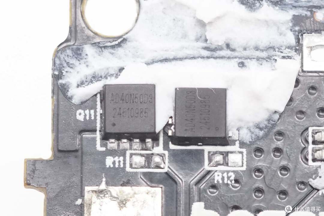 带USB-C线设计,便用还能当提绳,倍思67W超能充数显移动电源拆解