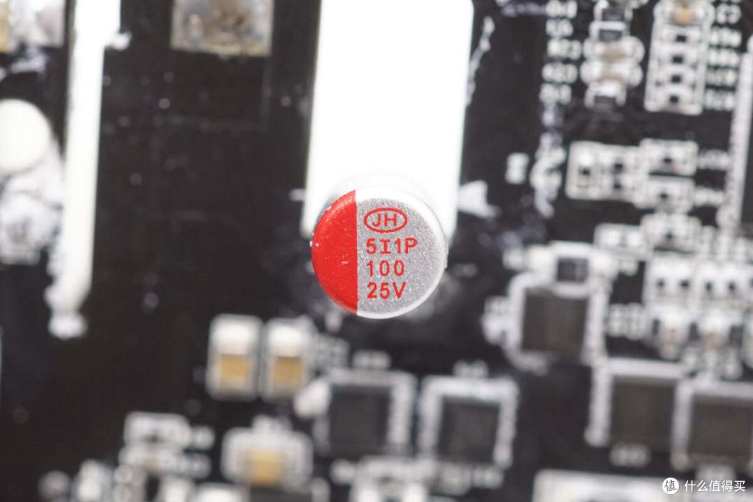 带USB-C线设计,便用还能当提绳,倍思67W超能充数显移动电源拆解
