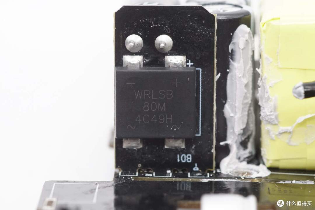 带USB-C线设计,便用还能当提绳,倍思67W超能充数显移动电源拆解